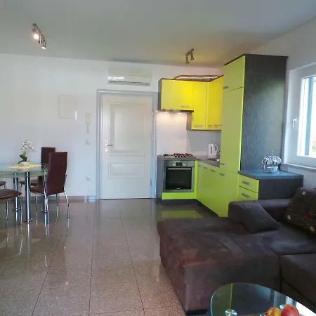 Ferienhaus In Malinska/insel Krk 13031