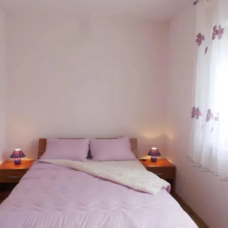 In Malinska/insel Krk 13031 Holiday home